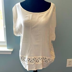 Forever 21 Off white top